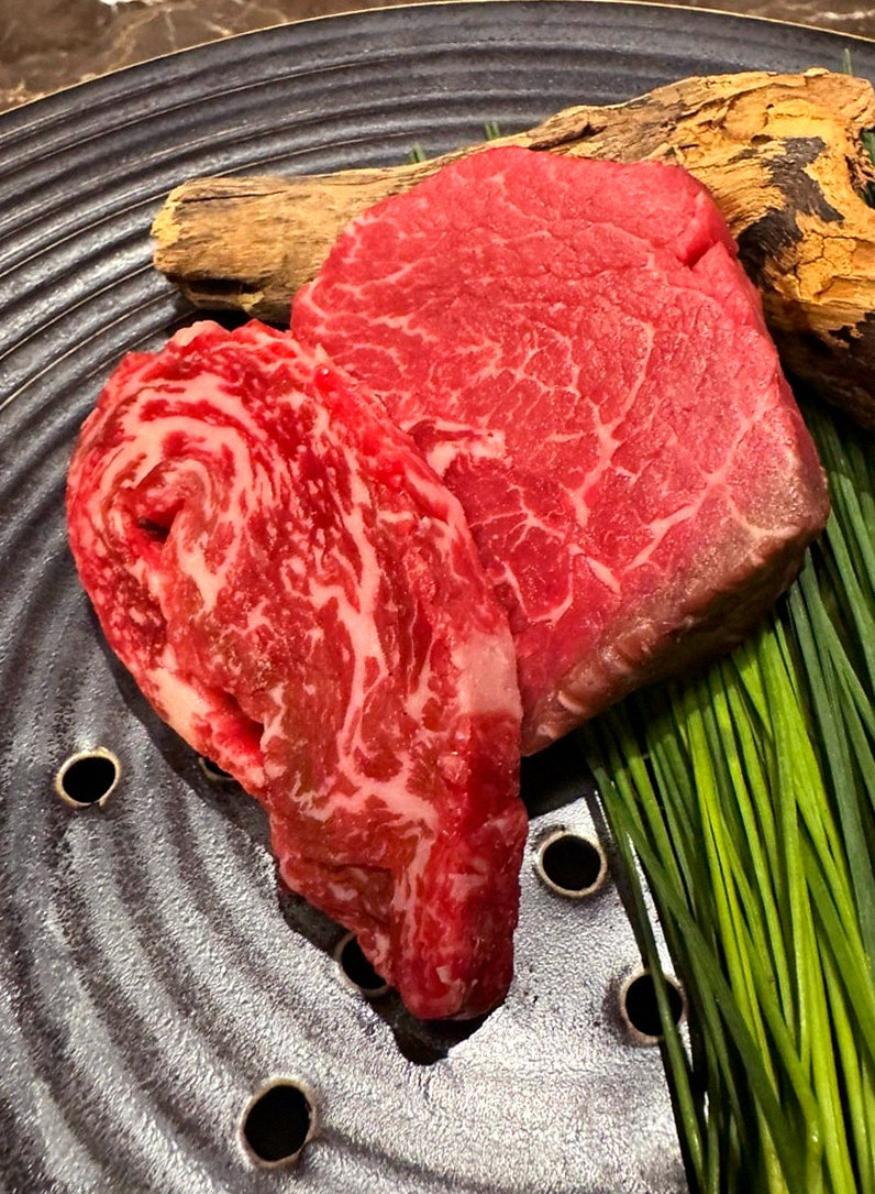 DAEBOJUNG Yeouido · premium marbled Hanwoo beef presented before grilling