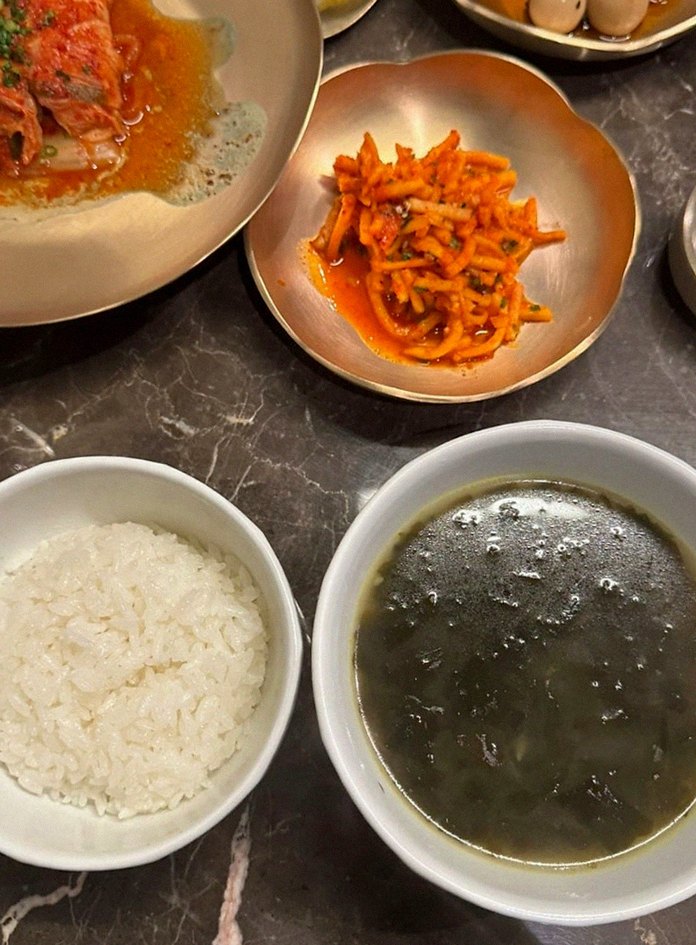 DAEBOJUNG Yeouido · assorted Korean side dishes (banchan)