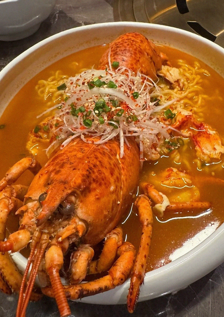 DAEBOJUNG Yeouido · a warm soup to finish the course
