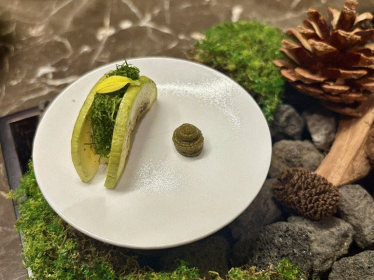 DAEBOJUNG Yeouido · a plated course of Hanwoo beef
