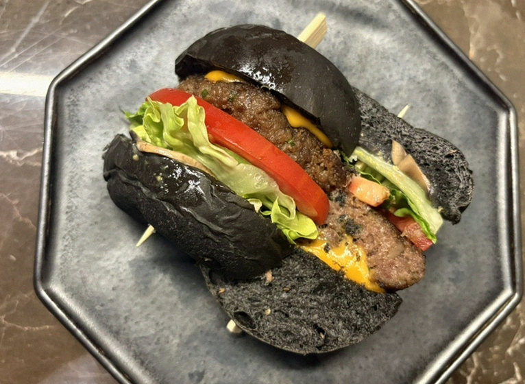 DAEBOJUNG Yeouido · a plated course of Hanwoo beef