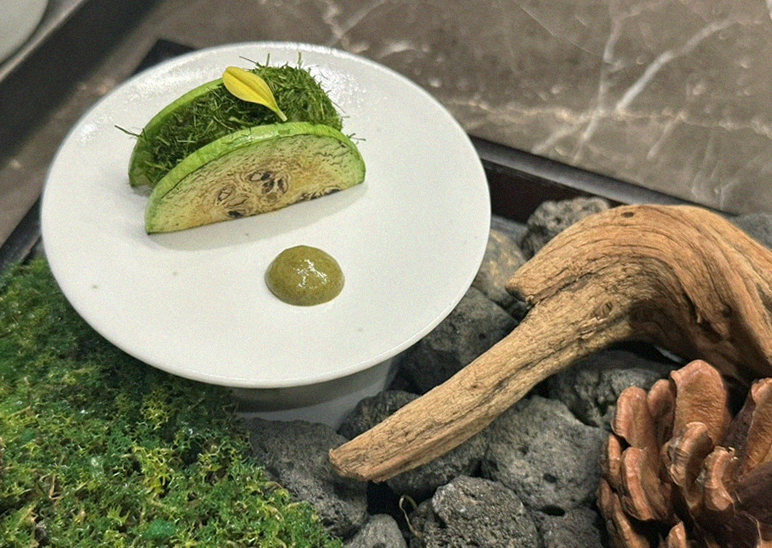 대보정 여의도점 · 여의도 룸식당 여의도 맛집 · 한 접시씩 정성껏 플레이팅된 한우 코스 요리