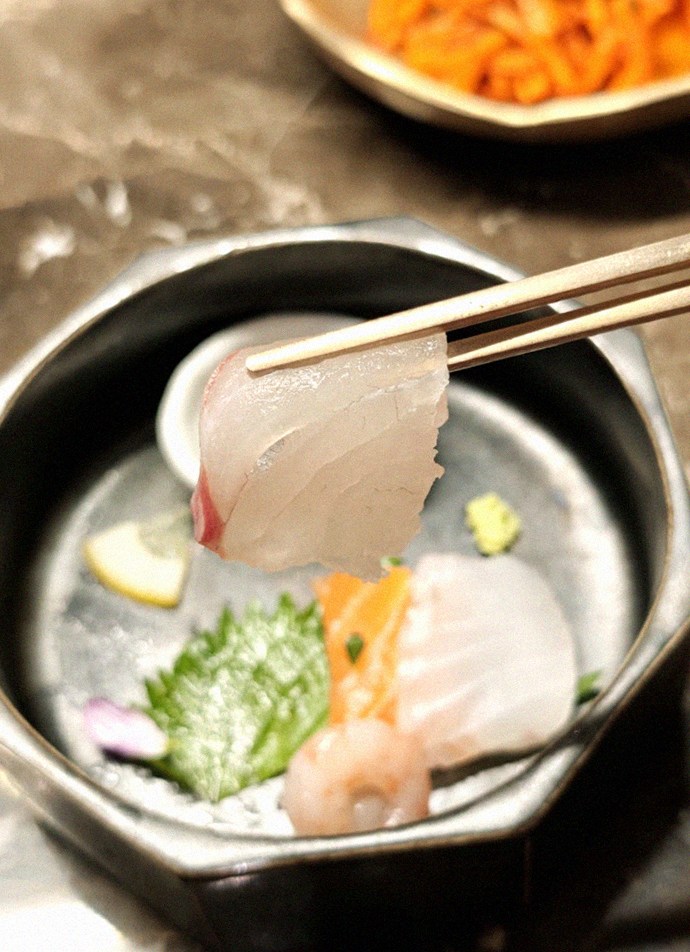 DAEBOJUNG Yeouido · seafood course served alongside the beef
