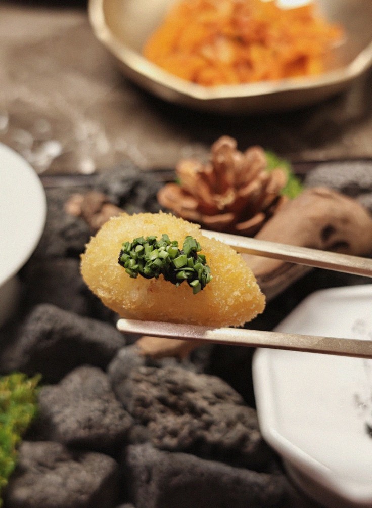 DAEBOJUNG Yeouido · fresh Hanwoo beef tartare (yukhoe)