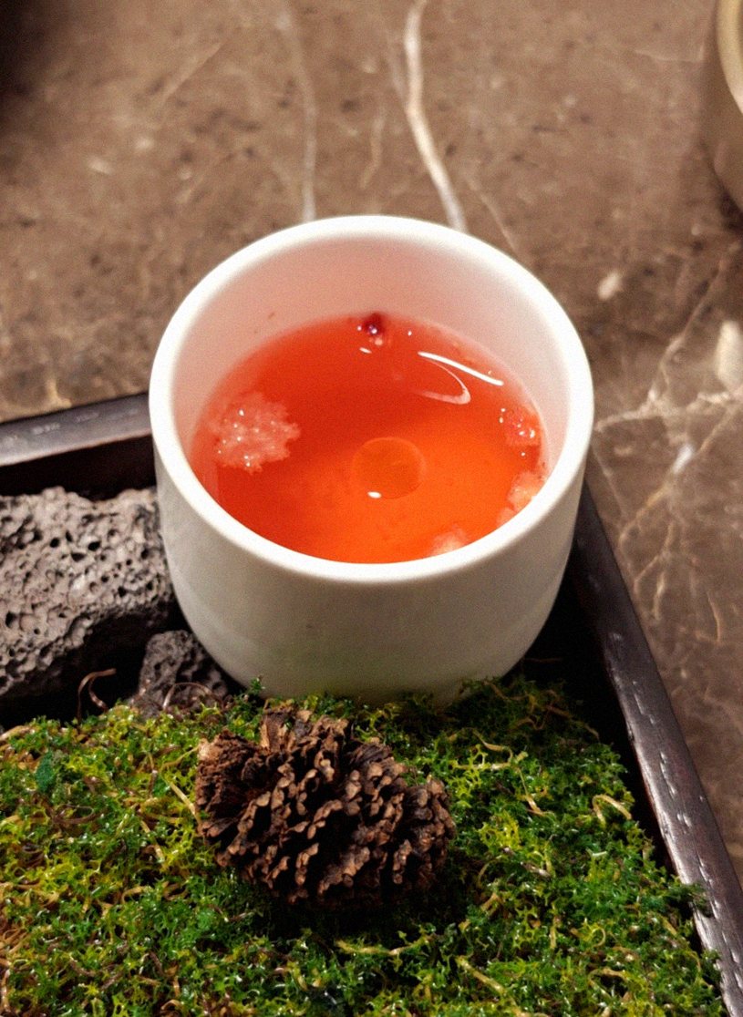 DAEBOJUNG Yeouido · a warm soup to finish the course