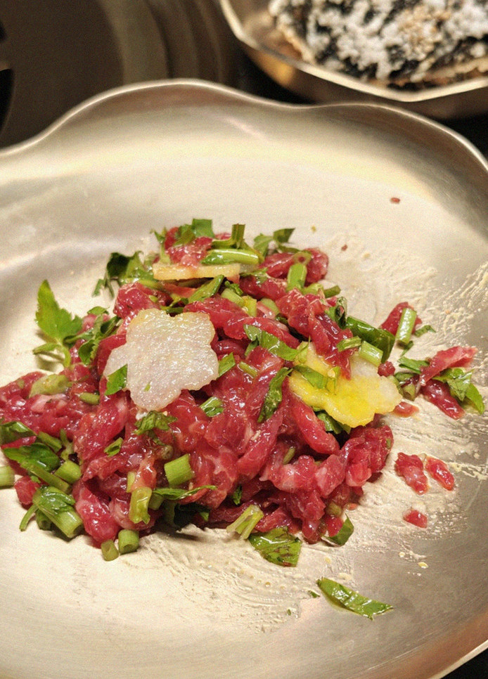 DAEBOJUNG Yeouido · fresh Hanwoo beef tartare (yukhoe)