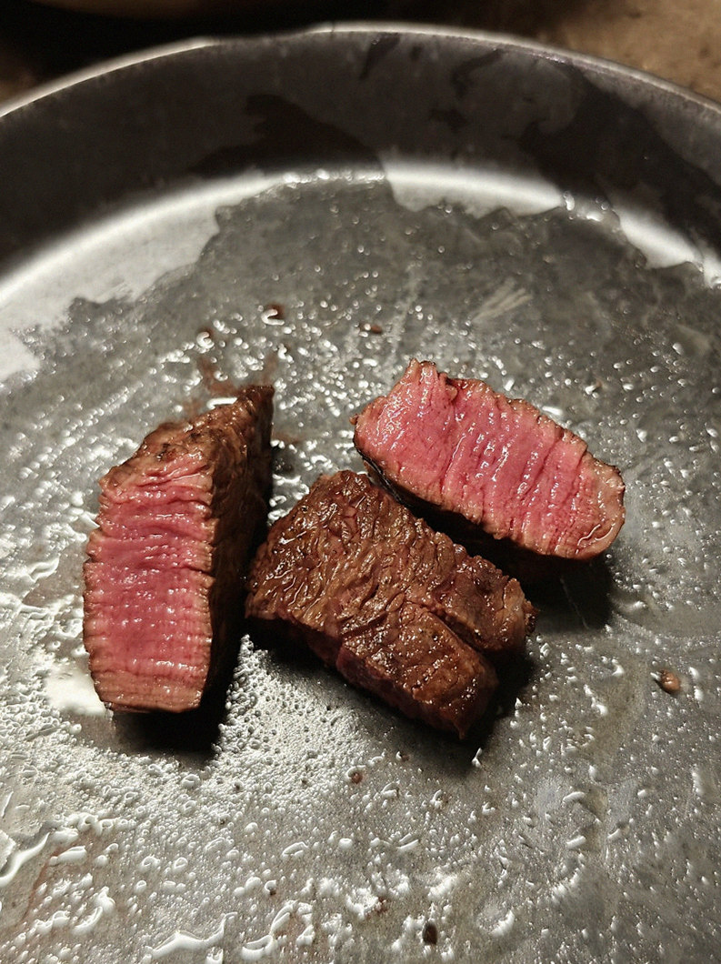 DAEBOJUNG Yeouido · Hanwoo beef grilling over binchotan charcoal