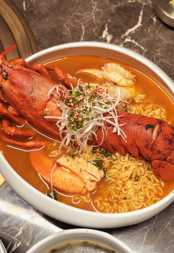 DAEBOJUNG Yeouido · a warm soup to finish the course
