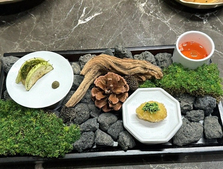 대보정 여의도점 · 여의도 룸식당 여의도 맛집 · 시그니처 한우 쇼잉 — 진열함에 담긴 마블링 한우와 캐비아