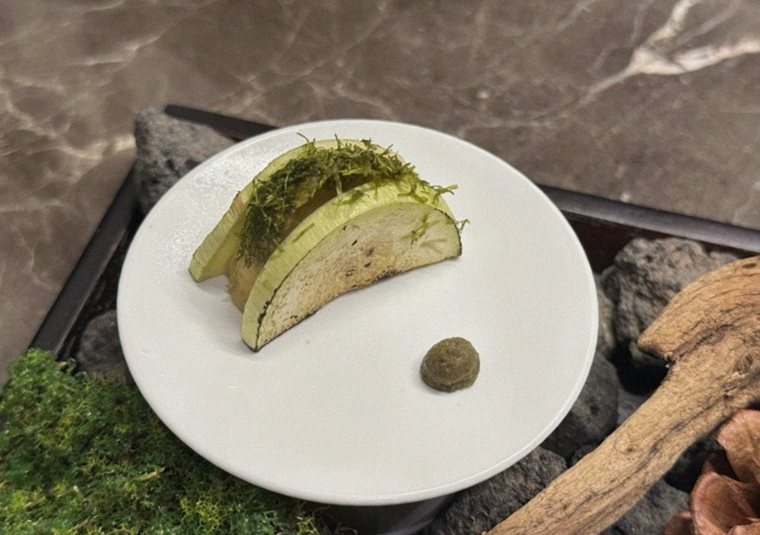 대보정 여의도점 · 여의도 룸식당 여의도 맛집 · 한 접시씩 정성껏 플레이팅된 한우 코스 요리