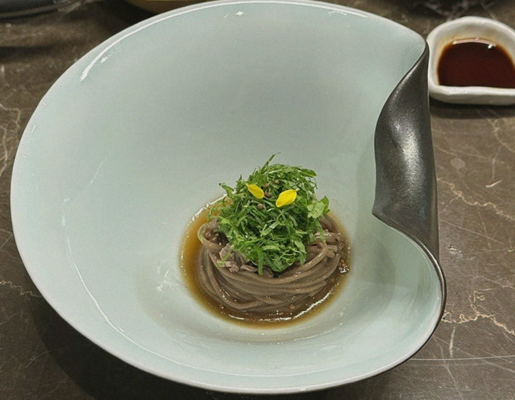 대보정 여의도점 · 여의도 룸식당 여의도 맛집 · 한 접시씩 정성껏 플레이팅된 한우 코스 요리