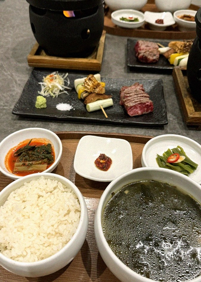 GOWOOGA Gwanghwamun · 彩り豊かなおかず(バンチャン)