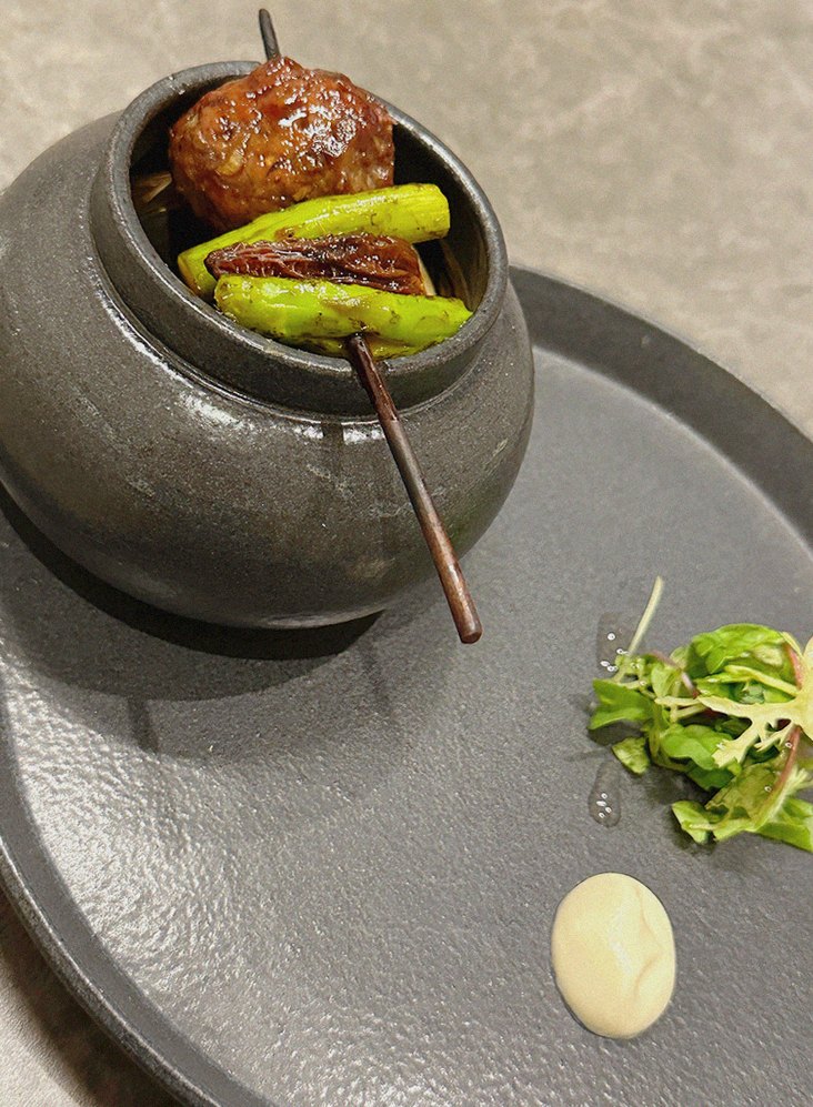GOWOOGA Gwanghwamun · 逐道精心摆盘的韩牛套餐