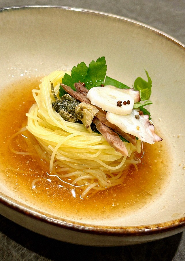 GOWOOGA Gwanghwamun · 收尾的热汤