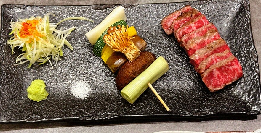 GOWOOGA Gwanghwamun · 逐道精心摆盘的韩牛套餐