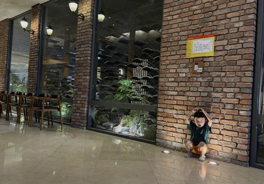 GOWOOGA Gwanghwamun · 店舗入口と案内