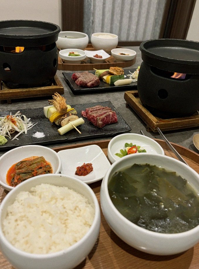 GOWOOGA Gwanghwamun · 彩り豊かなおかず(バンチャン)