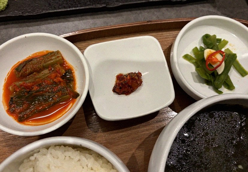 GOWOOGA Gwanghwamun · 彩り豊かなおかず(バンチャン)