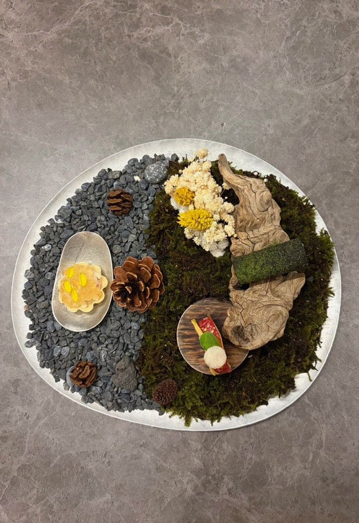 GOWOOGA Gwanghwamun · 新鲜韩牛生拌牛肉