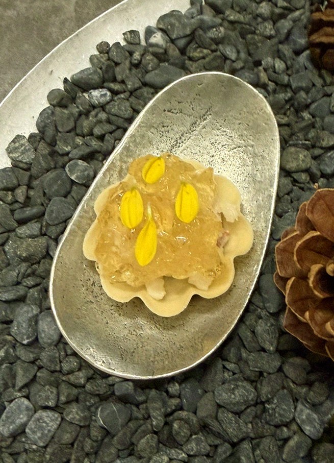 GOWOOGA Gwanghwamun · 新鲜韩牛生拌牛肉