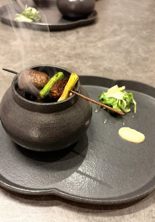 GOWOOGA Gwanghwamun · 逐道精心摆盘的韩牛套餐