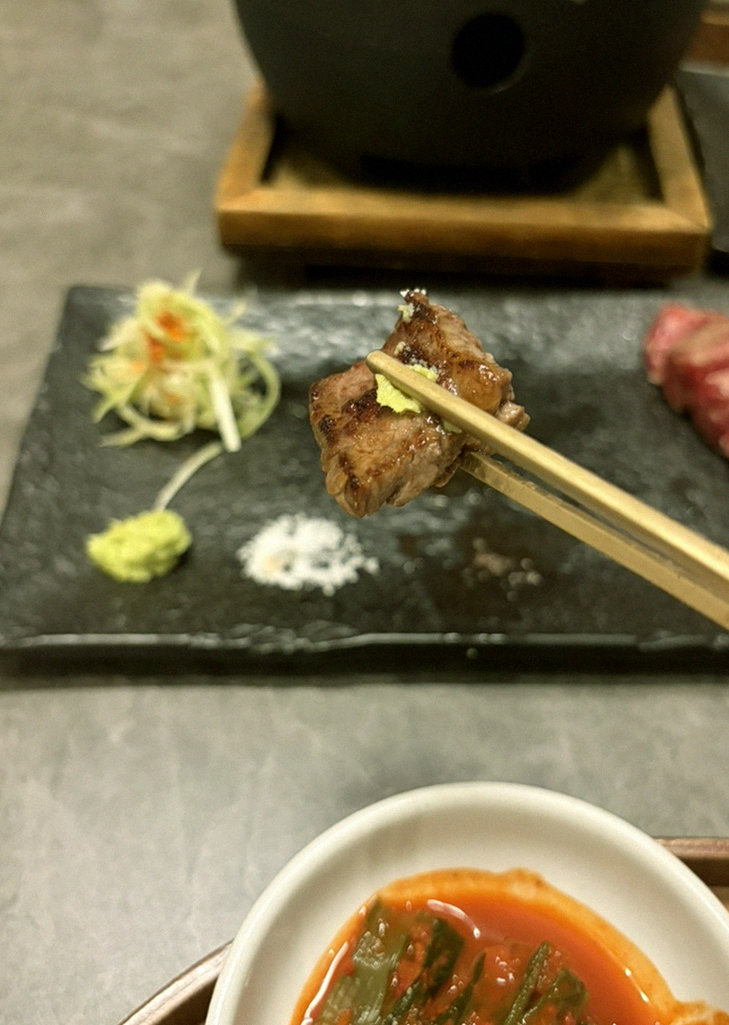 GOWOOGA Gwanghwamun · 新鲜韩牛生拌牛肉