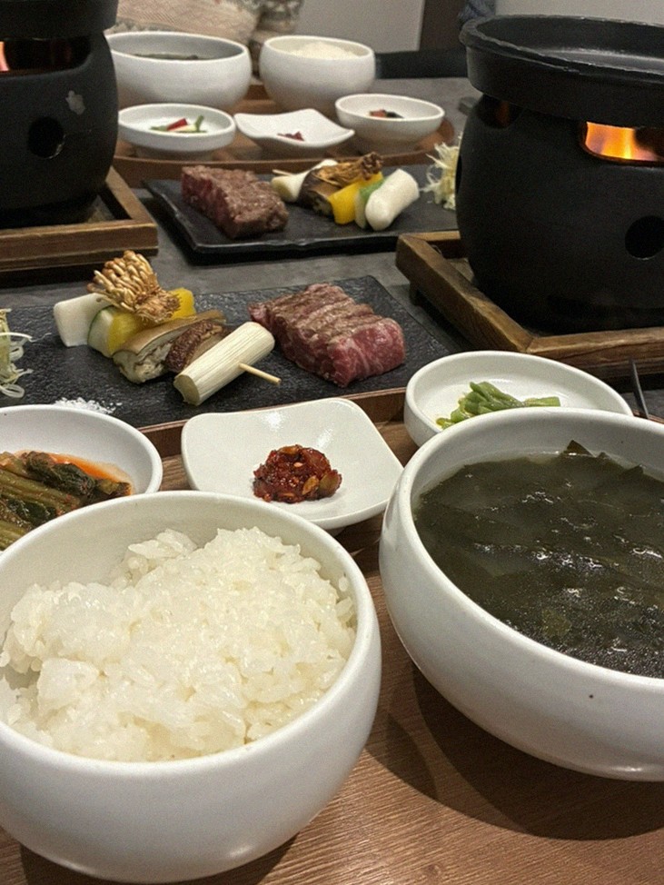 GOWOOGA Gwanghwamun · assorted Korean side dishes (banchan)