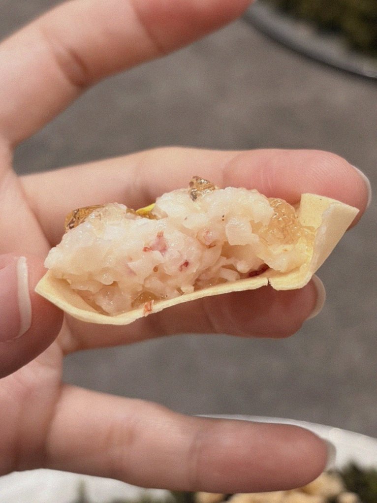 GOWOOGA Gwanghwamun · コースに添えられる海鮮料理