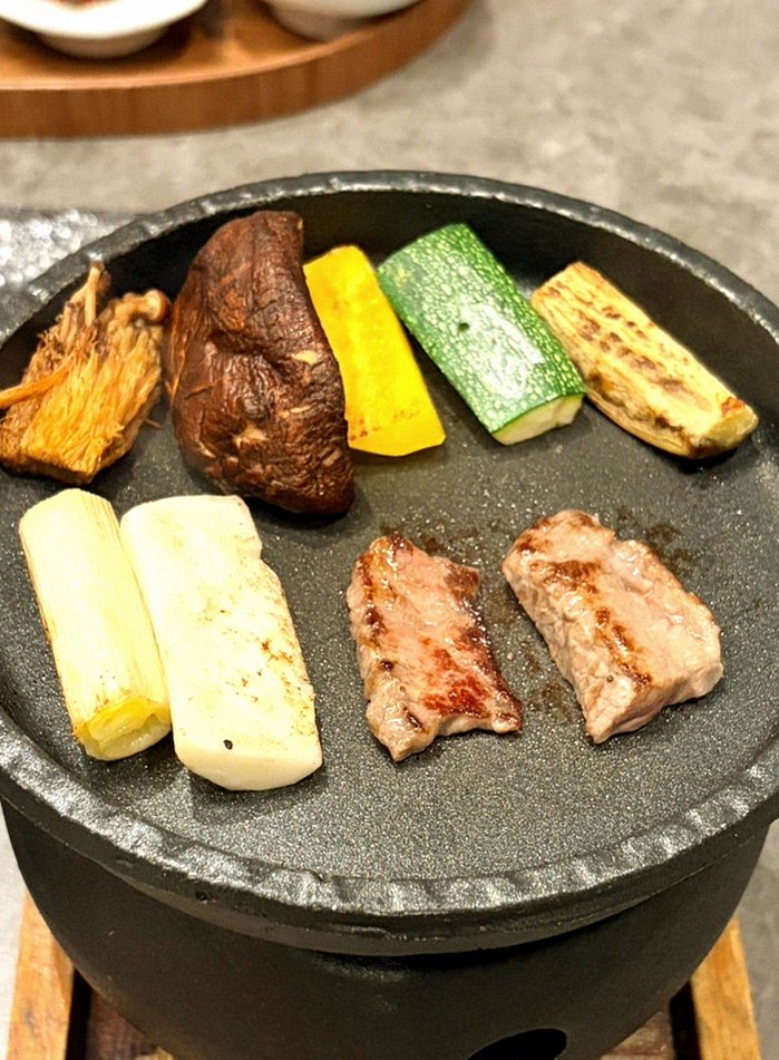 GOWOOGA Gwanghwamun · 備長炭で焼き上げる韓牛