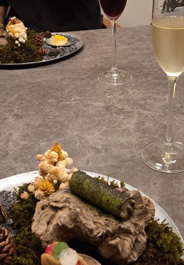 GOWOOGA Gwanghwamun · a plated course of Hanwoo beef