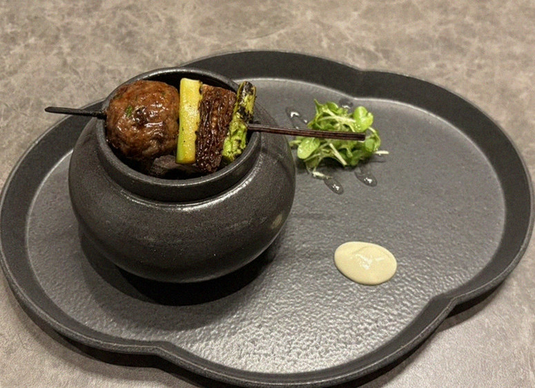 GOWOOGA Gwanghwamun · 逐道精心摆盘的韩牛套餐