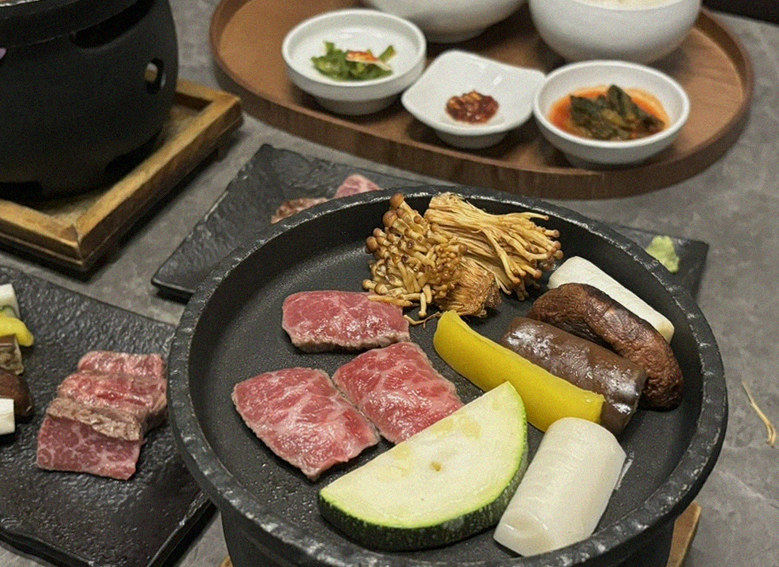 GOWOOGA Gwanghwamun · 雪花纹理鲜明的顶级韩牛展示