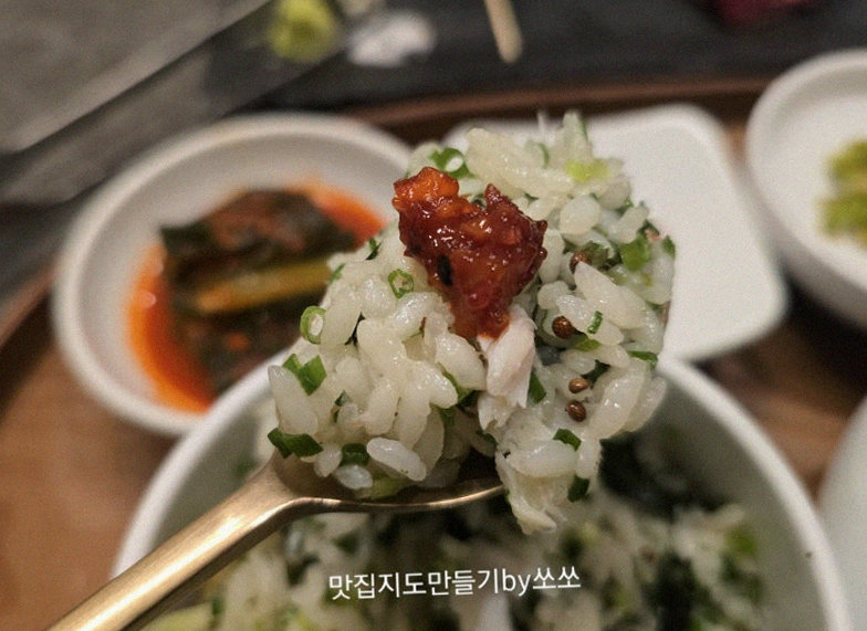 GOWOOGA Gwanghwamun · assorted Korean side dishes (banchan)