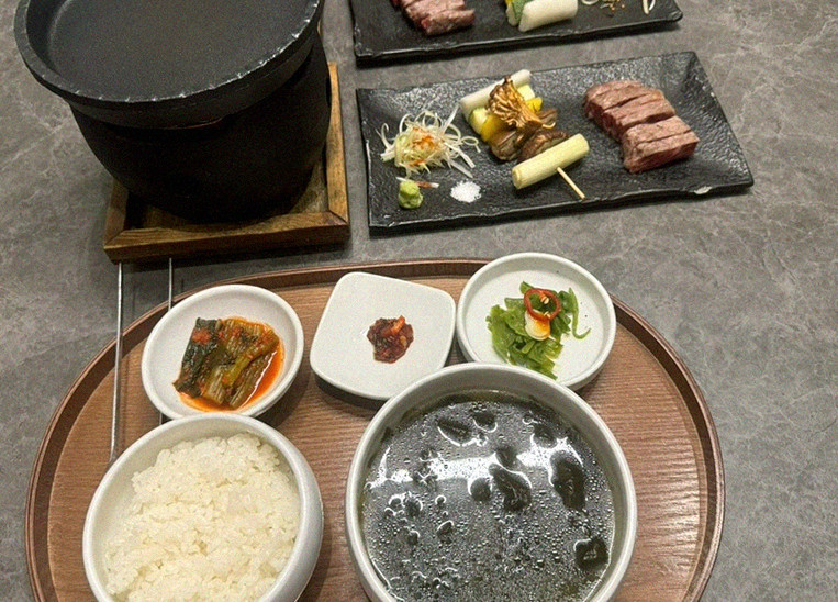 GOWOOGA Gwanghwamun · 彩り豊かなおかず(バンチャン)