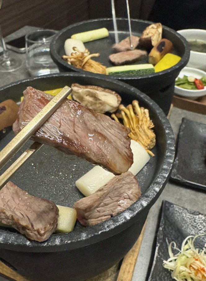 GOWOOGA Gwanghwamun · 備長炭で焼き上げる韓牛