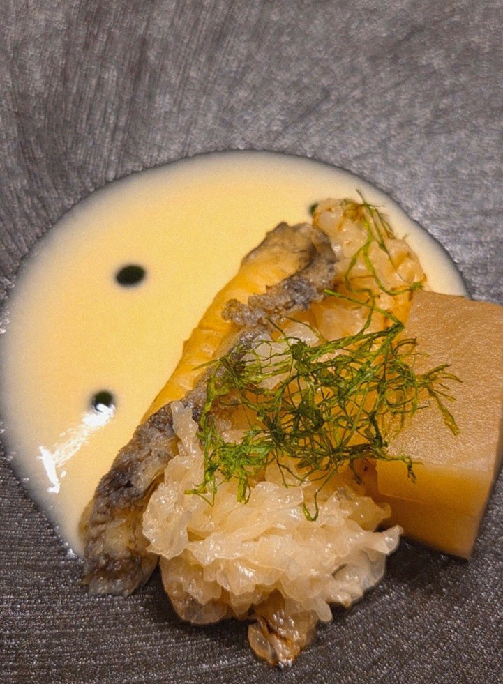 GOWOOGA Gwanghwamun · fresh Hanwoo beef tartare (yukhoe)
