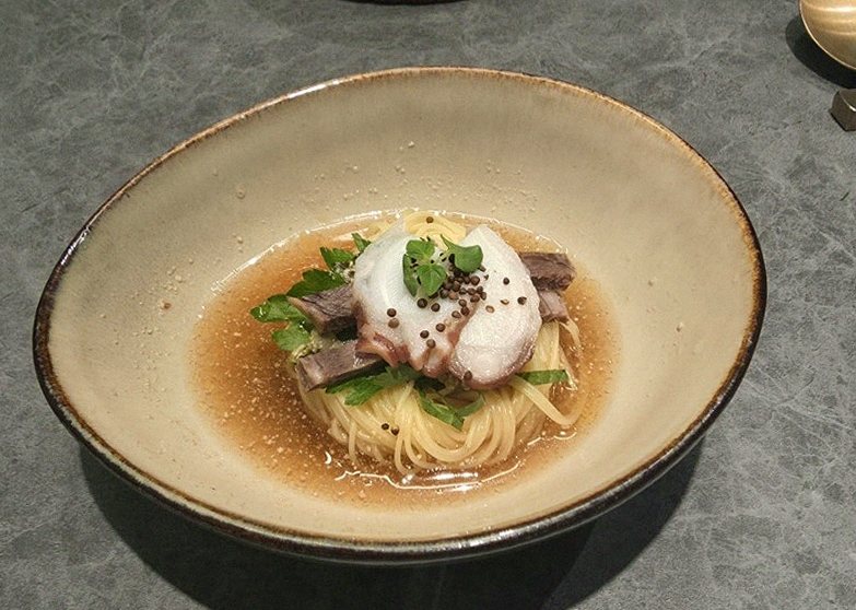 고우가 역삼점 강남 · 강남 한우오마카세 강남 데이트코스 · 한 접시씩 정성껏 플레이팅된 한우 코스 요리