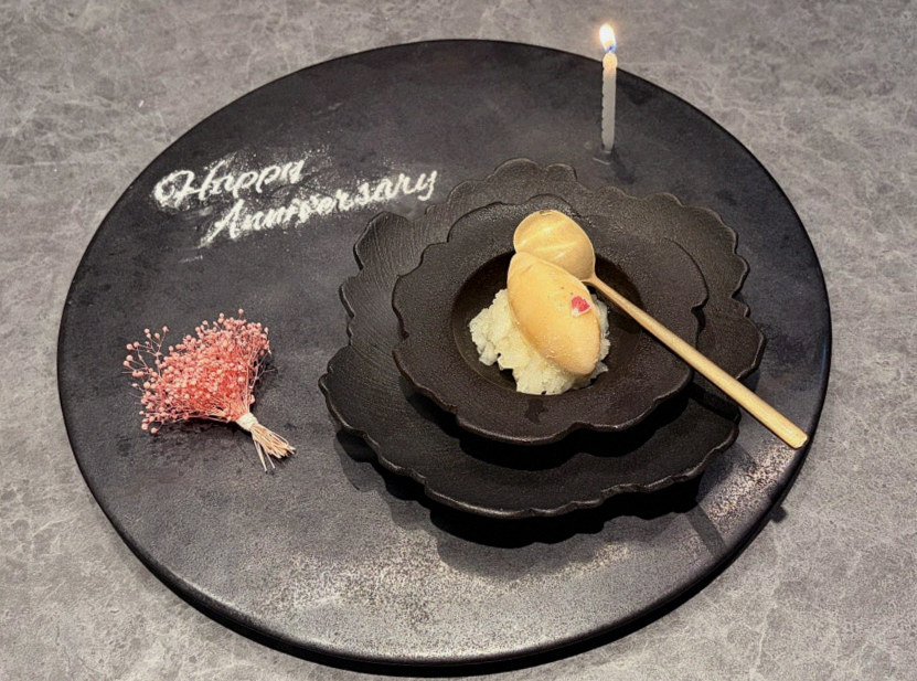 GOWOOGA Gangnam·Yeoksam · the signature Hanwoo showing — marbled beef cuts and caviar presented in a display chest