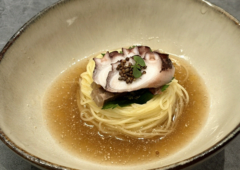 고우가 역삼점 강남 · 강남 한우오마카세 강남 룸식당 · 한 접시씩 정성껏 플레이팅된 한우 코스 요리