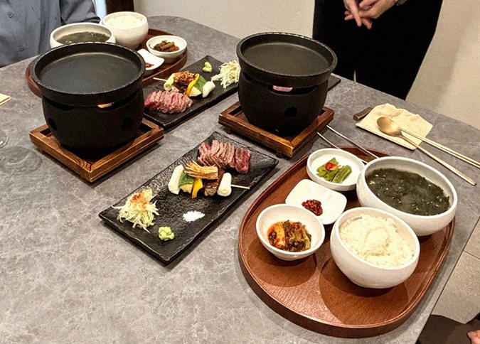고우가 역삼점 강남 · 강남 한우오마카세 강남 룸식당 · 정갈하게 차려진 반찬과 곁들임 찬