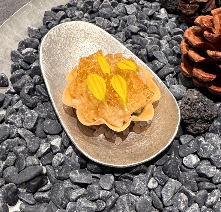 GOWOOGA Gangnam·Yeoksam · fresh Hanwoo beef tartare (yukhoe)