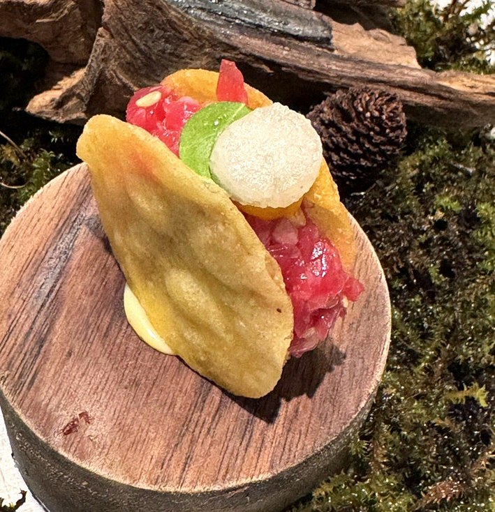 GOWOOGA Gangnam·Yeoksam · fresh Hanwoo beef tartare (yukhoe)