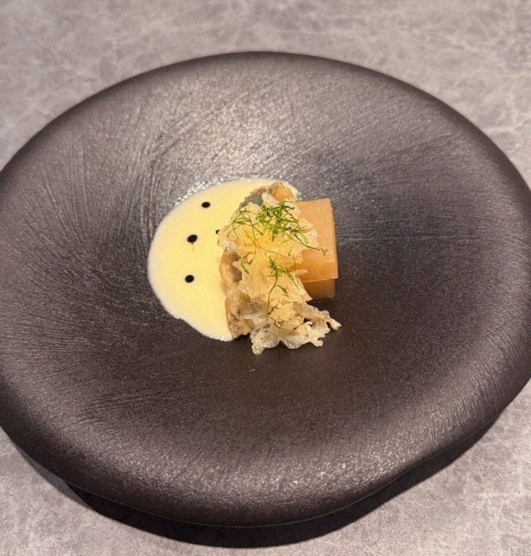 GOWOOGA Gangnam·Yeoksam · a plated course of Hanwoo beef