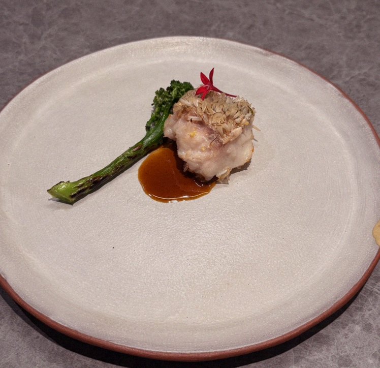 GOWOOGA Gangnam·Yeoksam · a plated course of Hanwoo beef