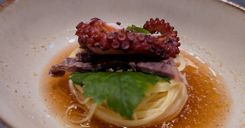 고우가 역삼점 강남 · 강남 한우오마카세 강남 룸식당 · 한 접시씩 정성껏 플레이팅된 한우 코스 요리
