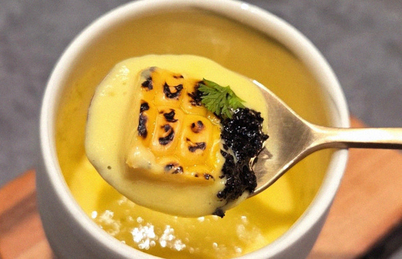 GOWOOGA Gangnam·Yeoksam · 食事コースとお供