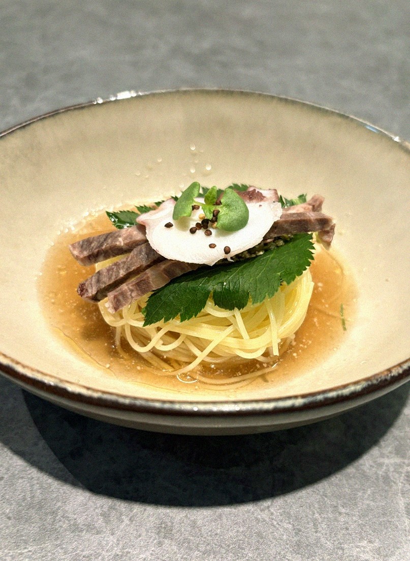 고우가 역삼점 강남 · 강남 한우오마카세 강남 룸식당 · 한 접시씩 정성껏 플레이팅된 한우 코스 요리