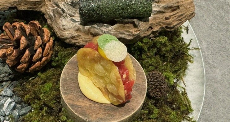 GOWOOGA Gangnam·Yeoksam · fresh Hanwoo beef tartare (yukhoe)