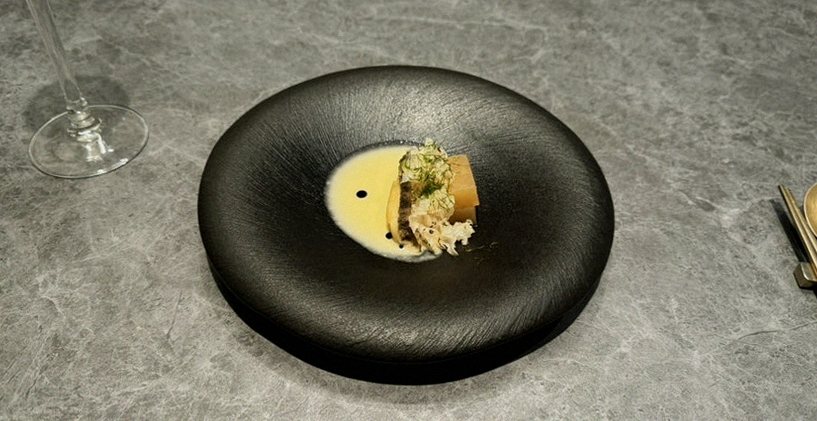 GOWOOGA Gangnam·Yeoksam · a plated course of Hanwoo beef