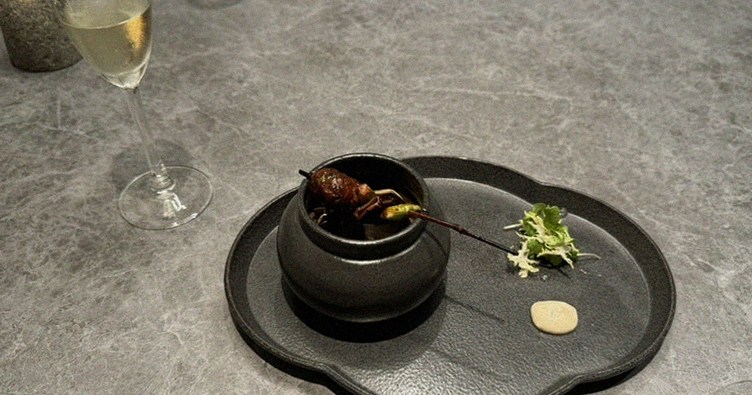 GOWOOGA Gangnam·Yeoksam · a plated course of Hanwoo beef
